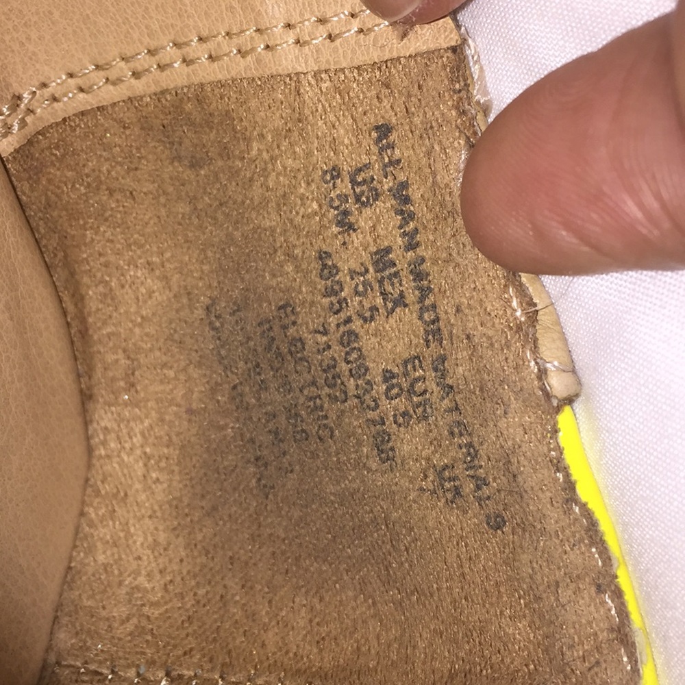 Neon Yellow/Tan Flats - Picture 5 of 5